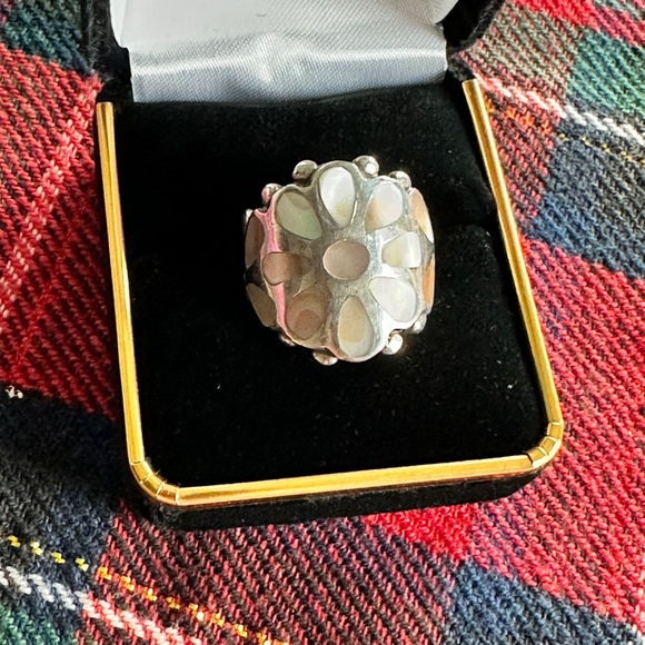 Vintage Frank Vacit Zuni Southwest Mother of Pearl Inlay Flower Ring - Picture 1 of 10